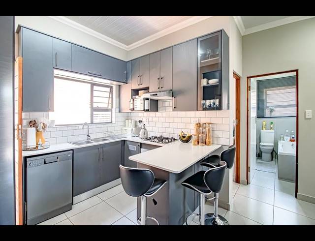 2 BEDROOM TOWNHOUSE FOR SALE IN ANNLIN